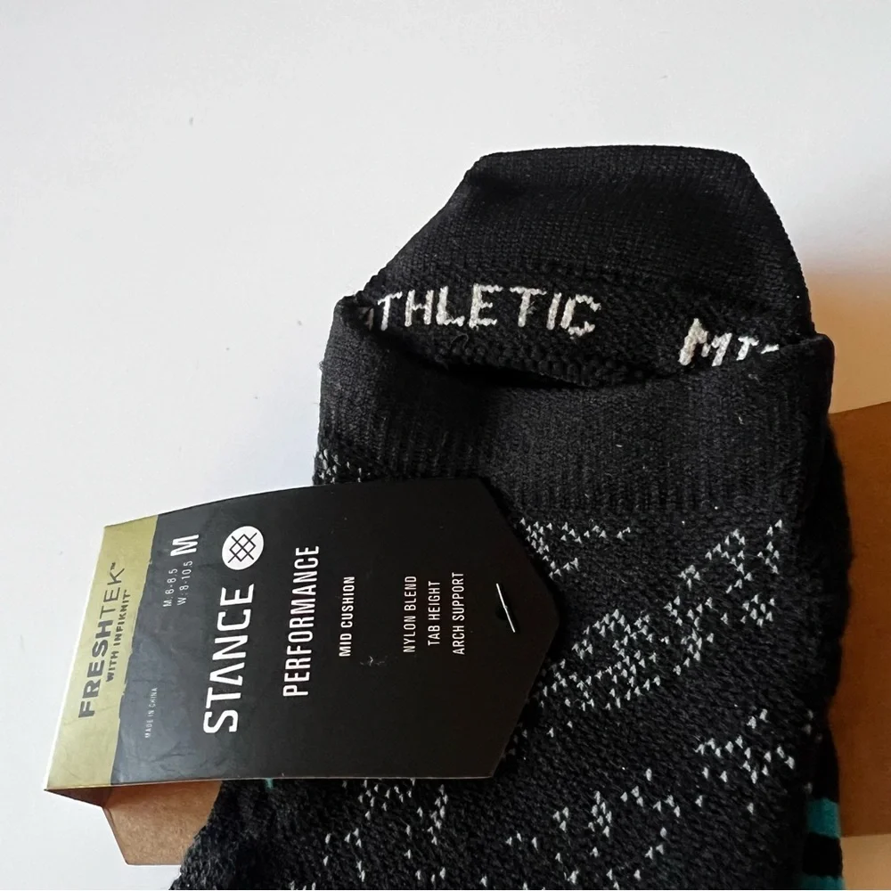 STANCE PERFORMANCE MID CUSHION FRESHTEK ATHLETIC SOCKS BLACK UNISEX MEDIUM NWT